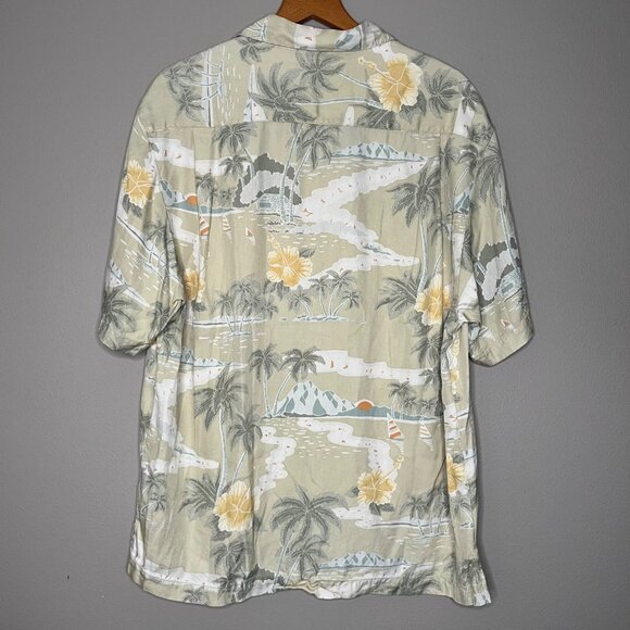 Tommy Bahama 100% Silk Button Down Hawaiian Shirt Size‎ Medium Tropical - Picture 2 of 3